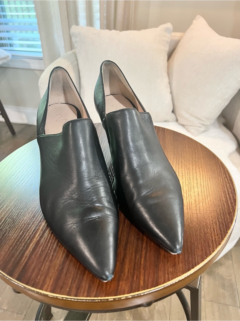 Black Pointed Toe Slip-On Women’s Leather Shoes. Size 9.5
